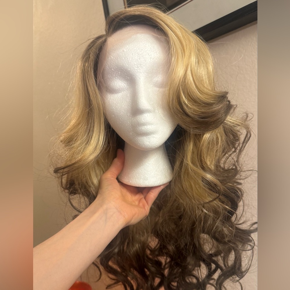 Blonde to Dark Brown Ombre Long Wavy Women's Synthetic Wig
